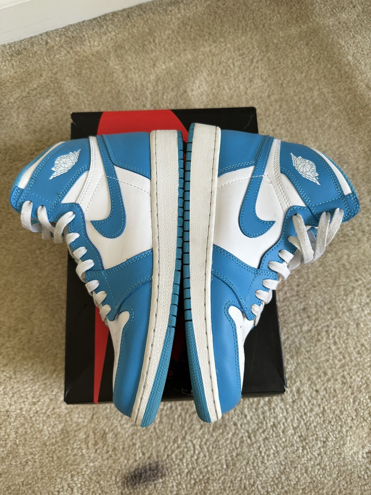 Jordan Brand AIR JORDAN 1 ‘UNC’ 2015 SIZE 7 Size US 7 / EU 40 - 7 Thumbnail