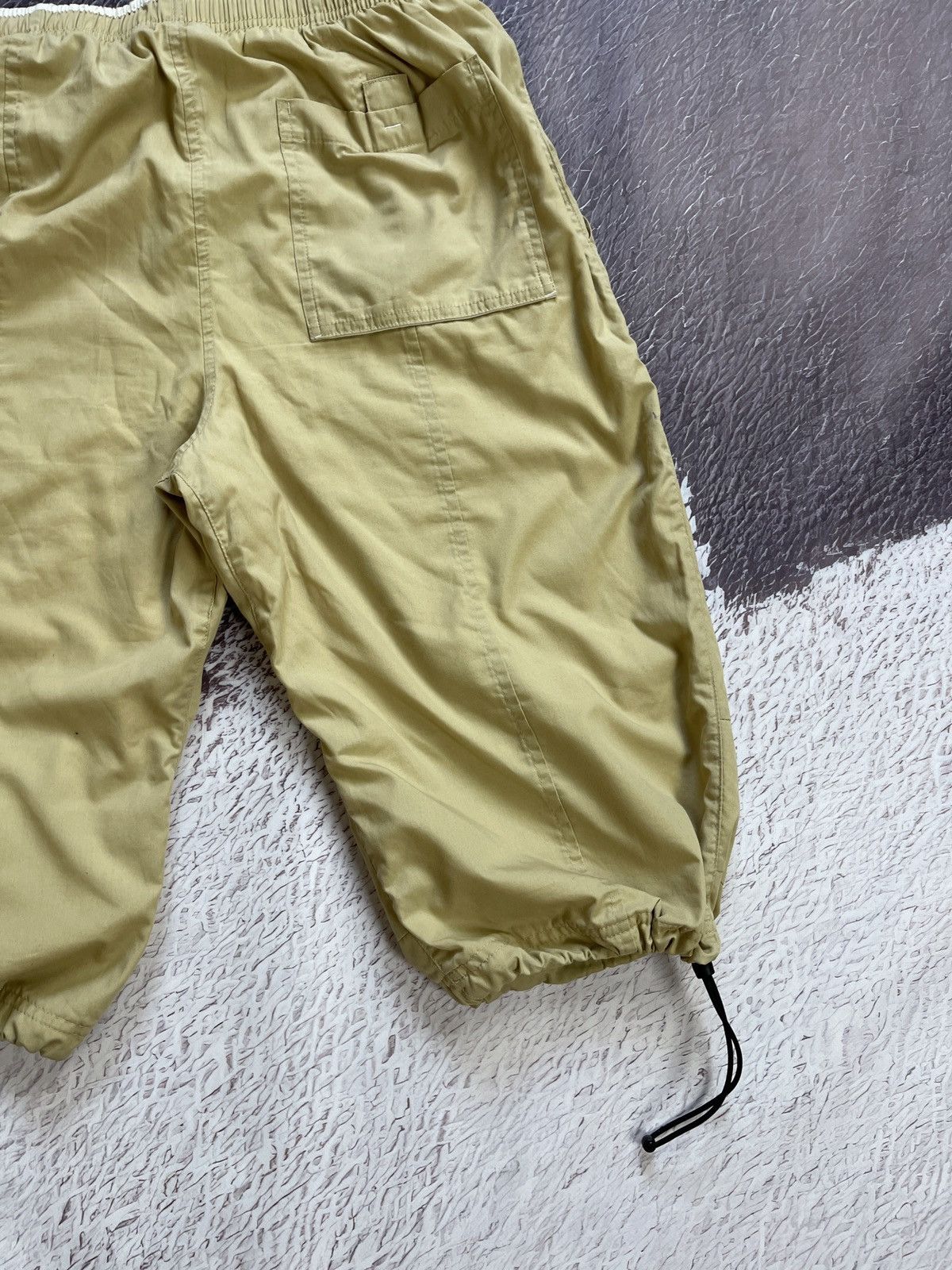 Nike Nike vintage y2k beige shorts drill swoosh logo embroidered Size US 32 / EU 48 - 13 Thumbnail