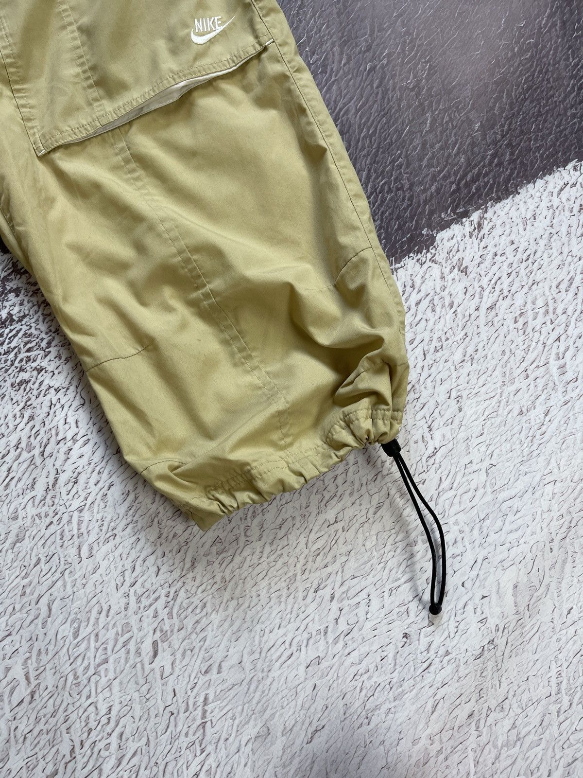 Nike Nike vintage y2k beige shorts drill swoosh logo embroidered Size US 32 / EU 48 - 6 Thumbnail
