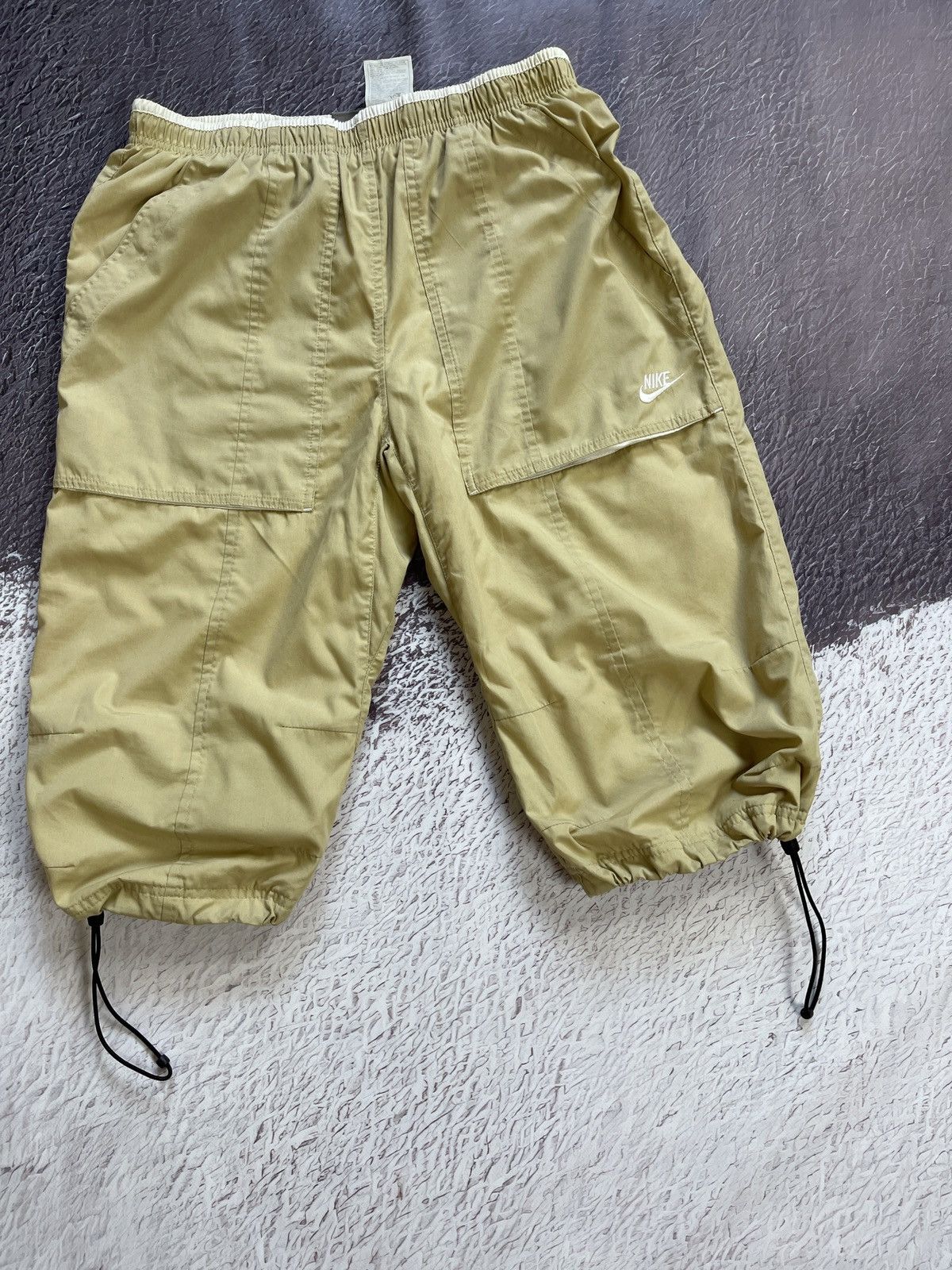Nike Nike vintage y2k beige shorts drill swoosh logo embroidered Size US 32 / EU 48 - 2 Thumbnail