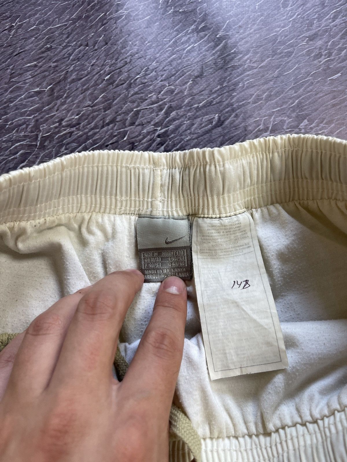 Nike Nike vintage y2k beige shorts drill swoosh logo embroidered Size US 32 / EU 48 - 9 Thumbnail