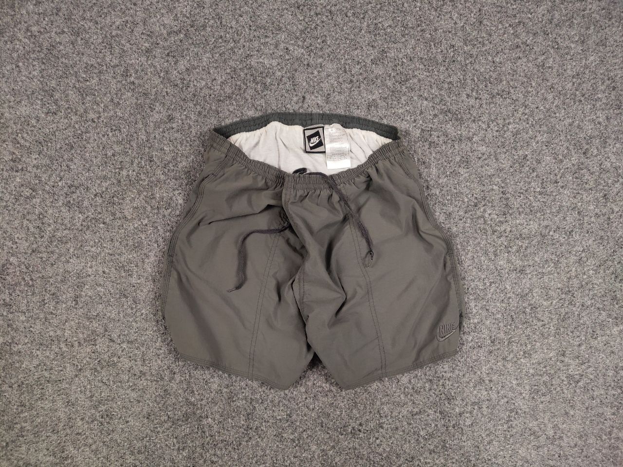 Nike Vintage 90's Nike Logo Nylon Faded Gray Casual Short Style Size US 36 / EU 52 - 1 Thumbnail