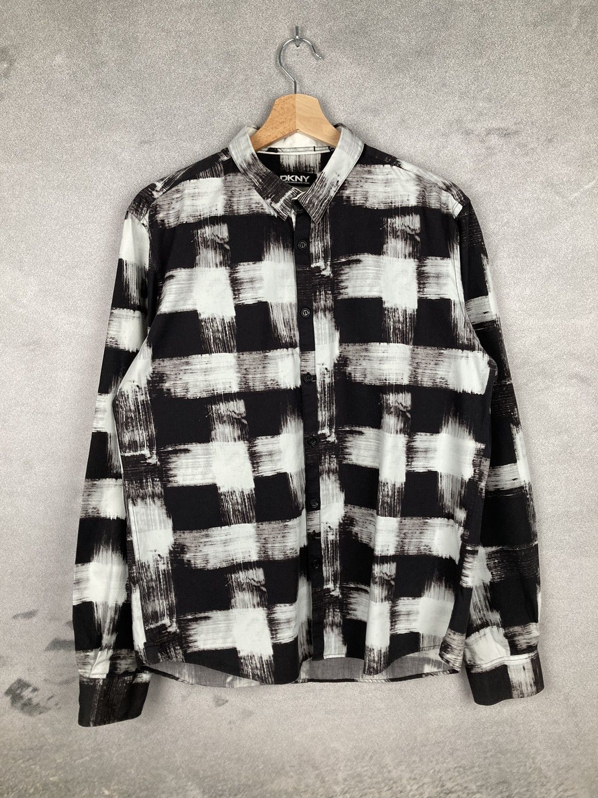 DKNY Vintage DKNY Graphic Botton Up Shirt Size US L / EU 52-54 / 3 - 1 Thumbnail
