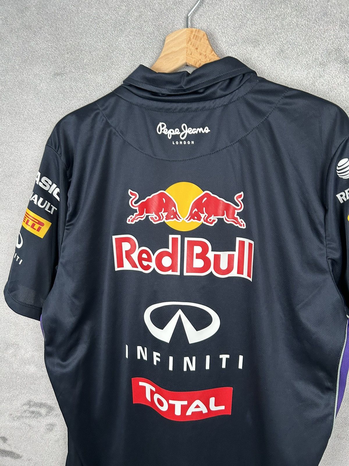 Red Bull Red Bull Racing Tee Infinity F1 NASCAR Rare Logos Size US XXL / EU 58 / 5 - 7 Thumbnail
