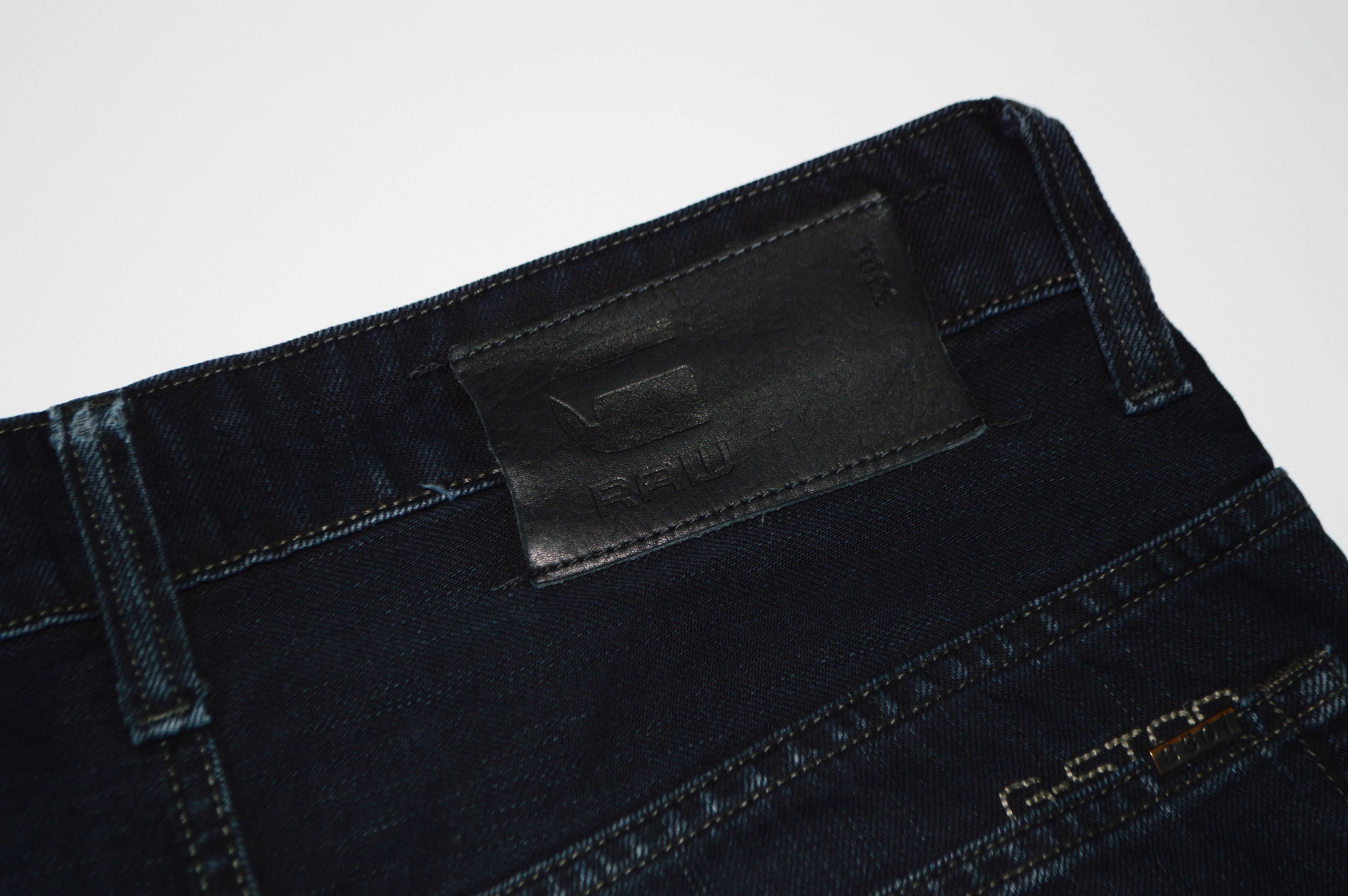 G-Star G-Star 3301 Low Tapered Denim Jeans Size US 31 - 8 Thumbnail