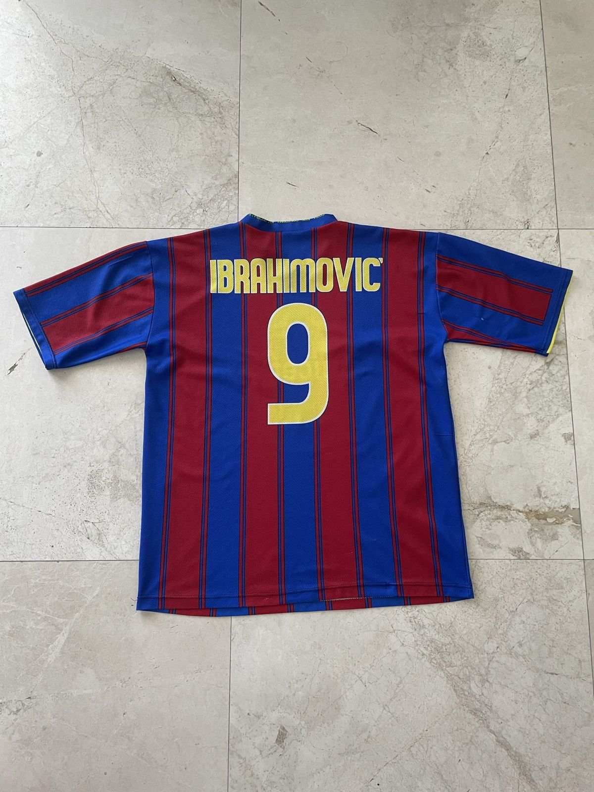 Other Bootleg FC Barcelona Zlatan Jersey Size US L / EU 52-54 / 3 - 1 Thumbnail