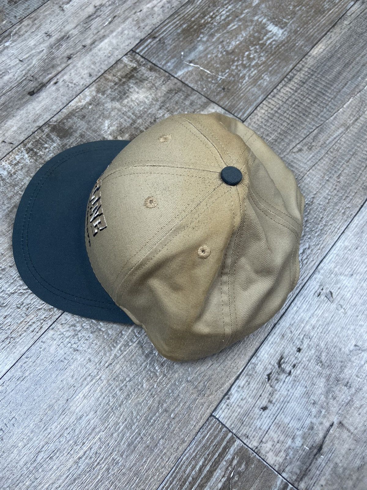 Vintage Vintage Embroidered Made In USA SnapBack Trucker Hat Size ONE SIZE - 2 Thumbnail