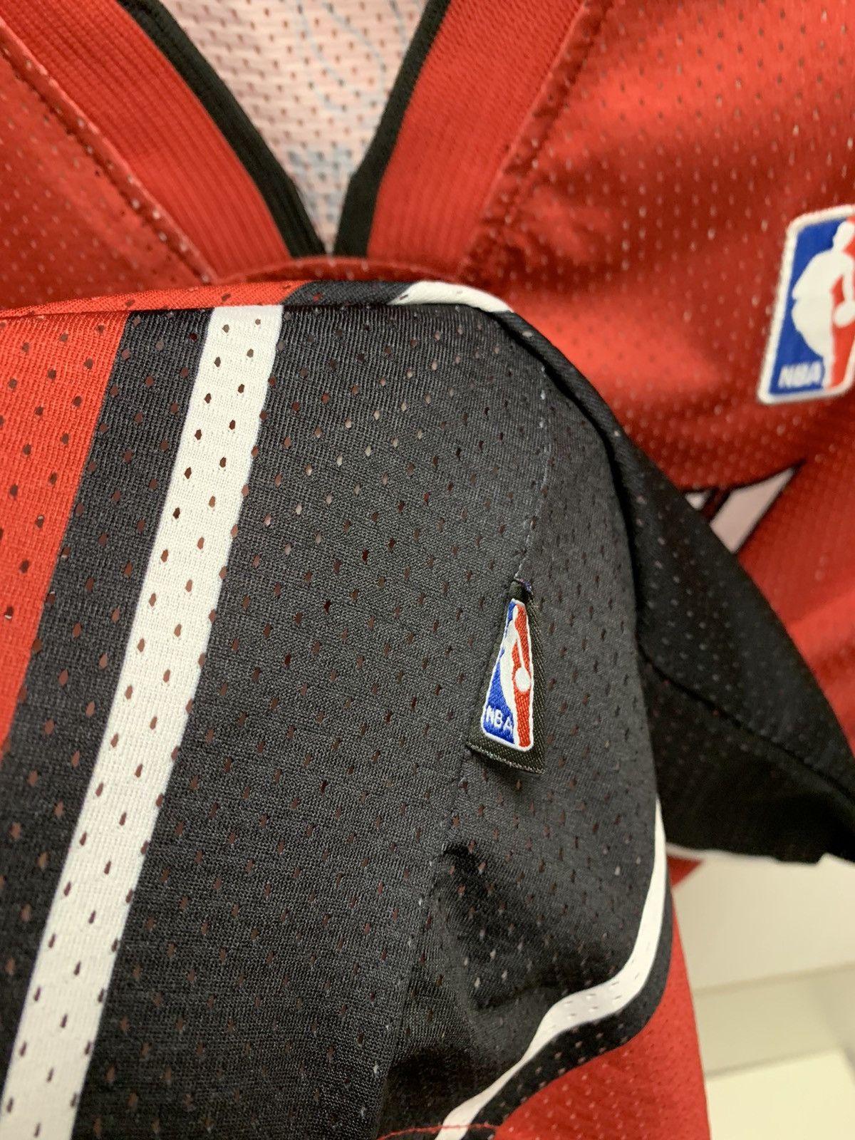 NBA Bosh 1 Adidas Nba jersey Miami heat xxl 2xl Lebrun James Size US XXL / EU 58 / 5 - 4 Thumbnail