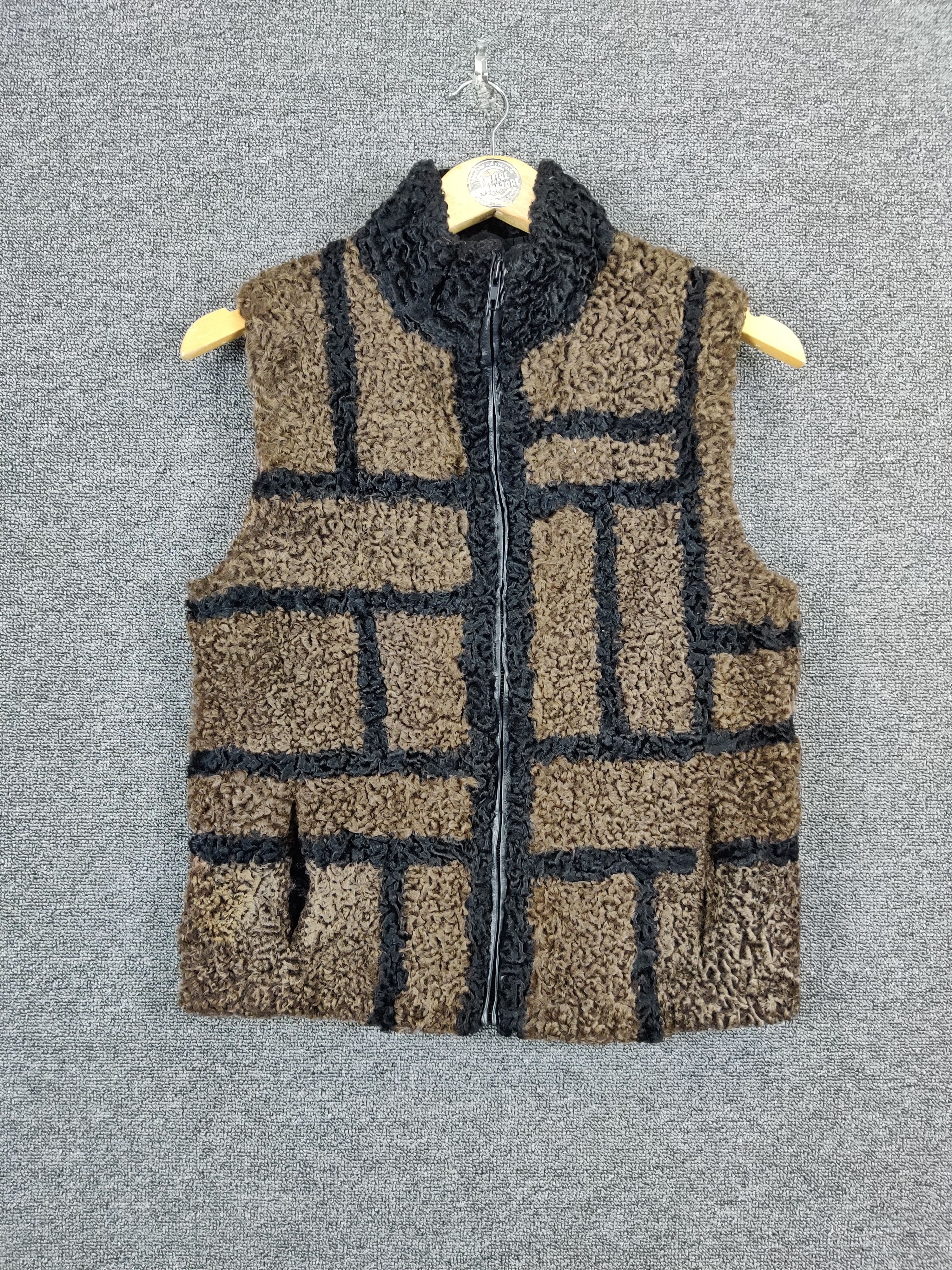 Japanese Brand Vintage Fleece PVC Vest Nice Design Size US S / EU 44-46 / 1 - 1 Thumbnail