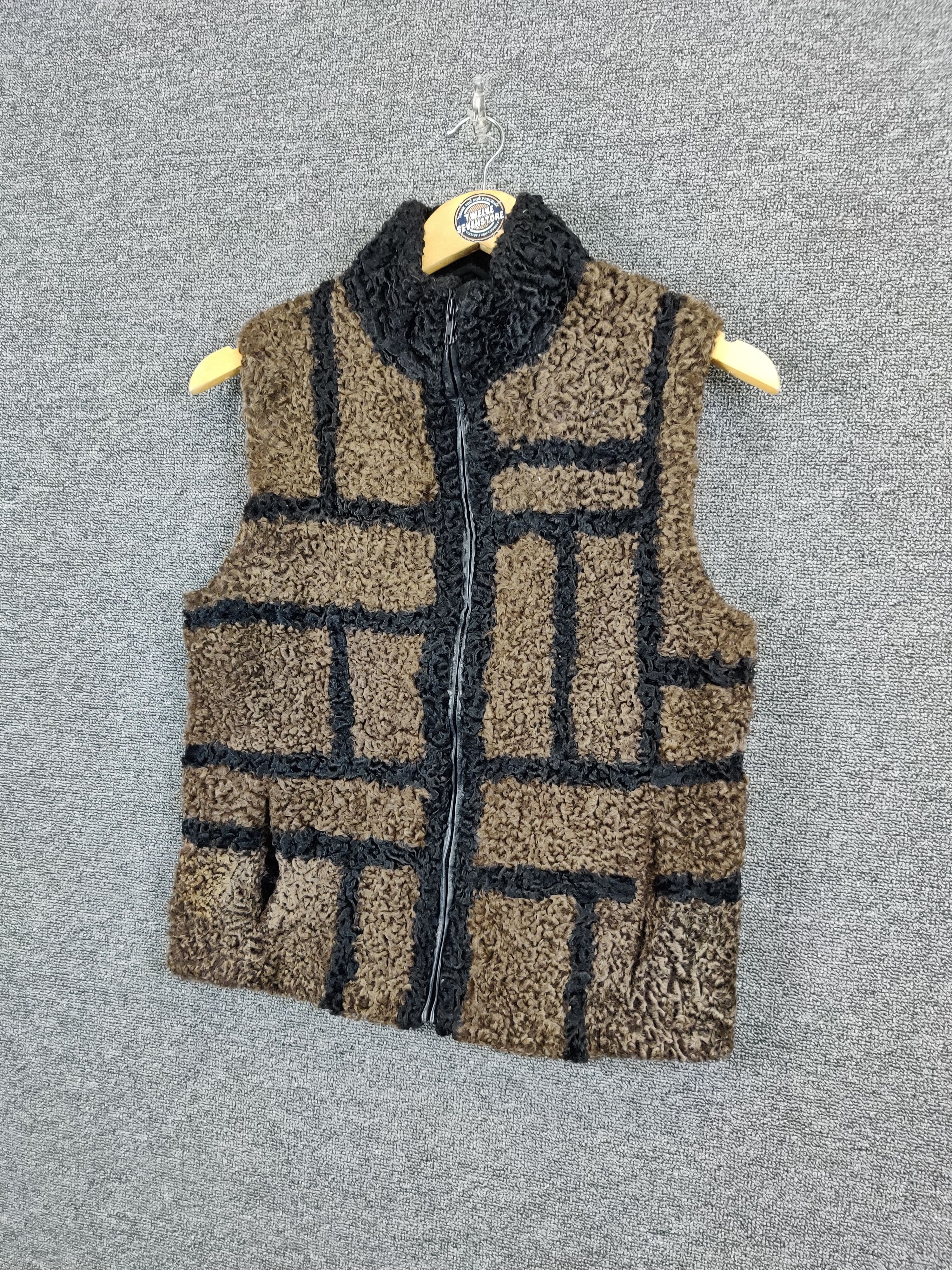Japanese Brand Vintage Fleece PVC Vest Nice Design Size US S / EU 44-46 / 1 - 2 Thumbnail