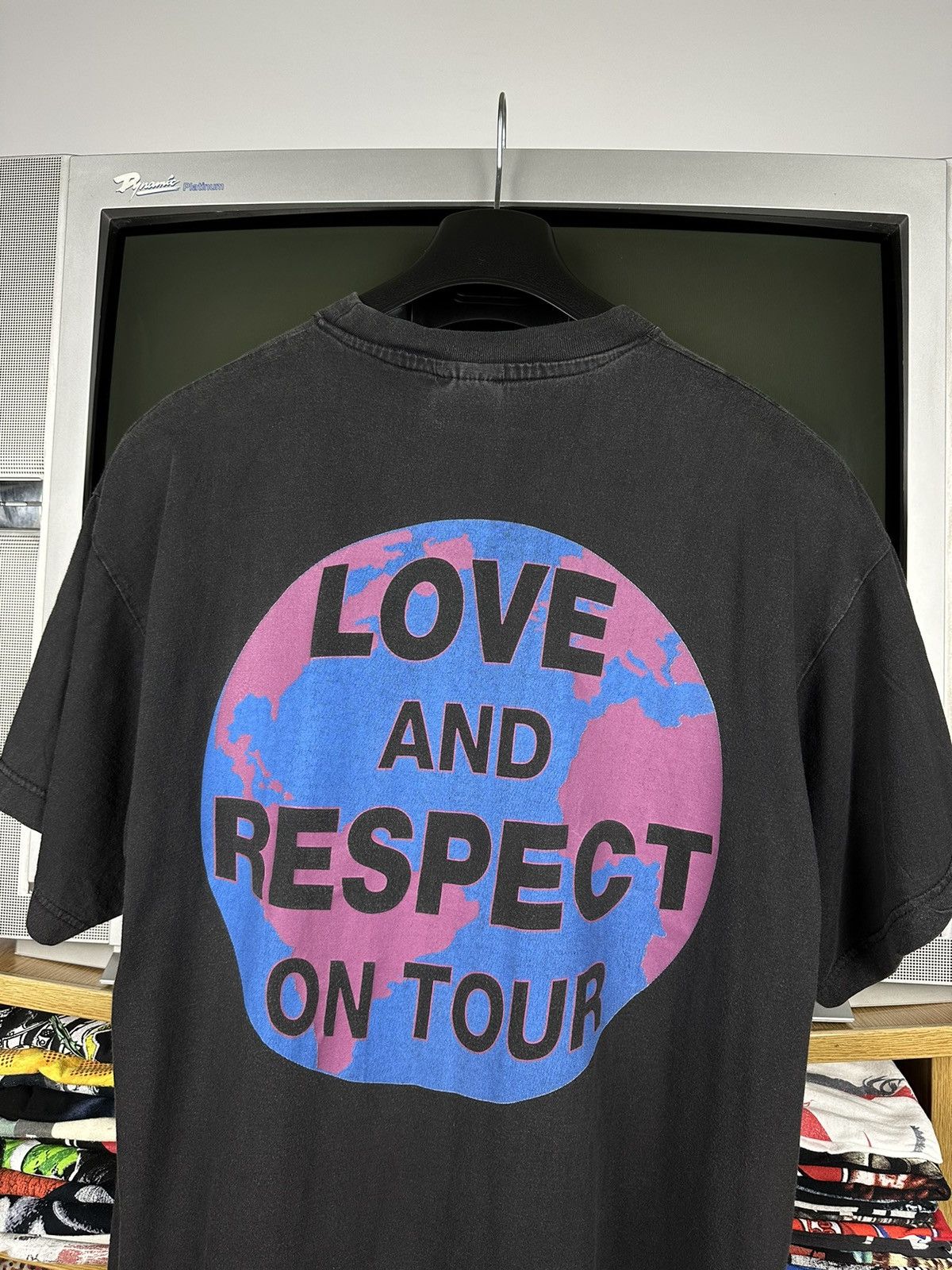 Band Tees × Vintage Vintage 90s Marla Glen ‘Love and Respect on Tour’ Band Tee Size US L / EU 52-54 / 3 - 5 Thumbnail