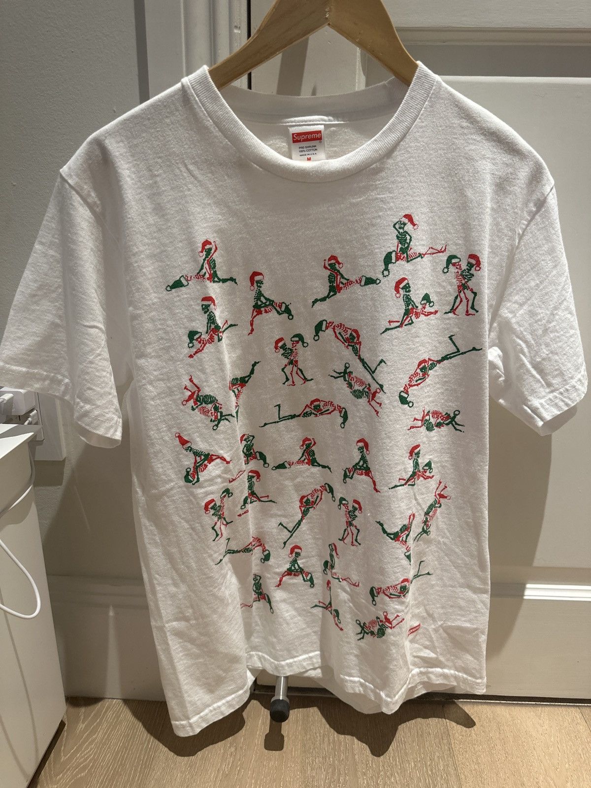 Supreme christmas tee 2017 on sale