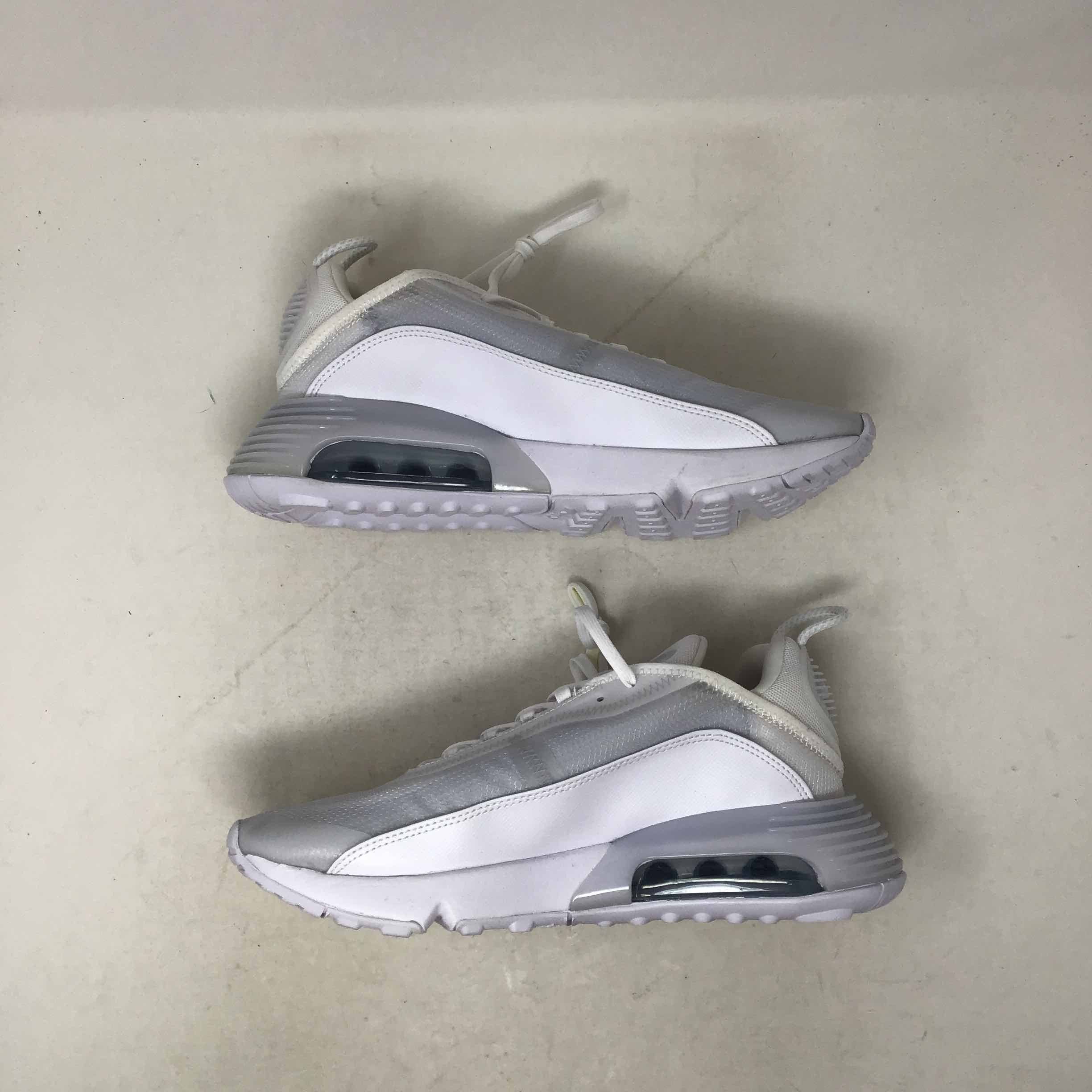 2090 air max all white