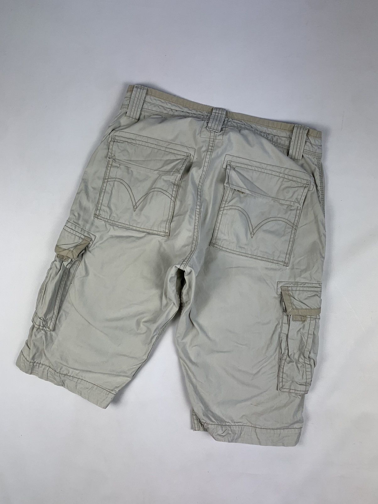 Levi's Levis men’s vintage cargo shorts size 34 beige Size US 34 / EU 50 - 5 Thumbnail