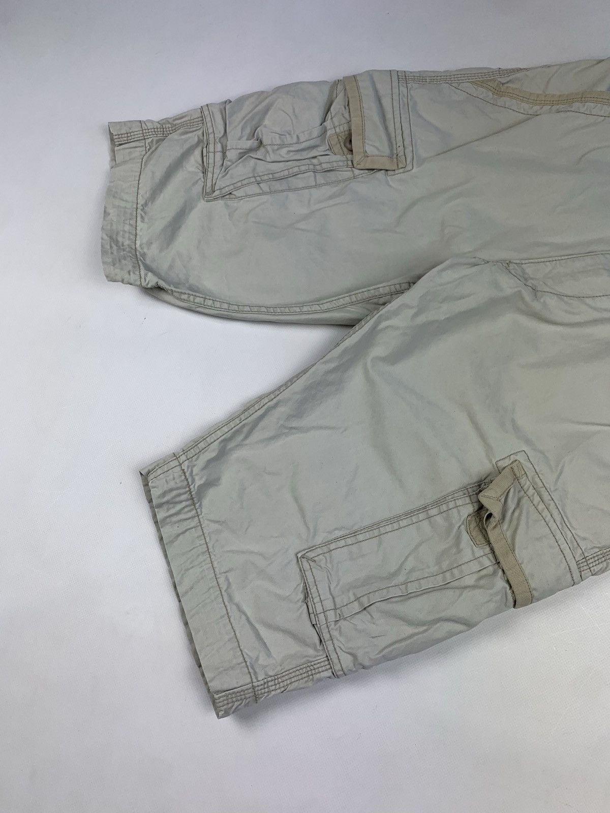 Levi's Levis men’s vintage cargo shorts size 34 beige Size US 34 / EU 50 - 3 Thumbnail