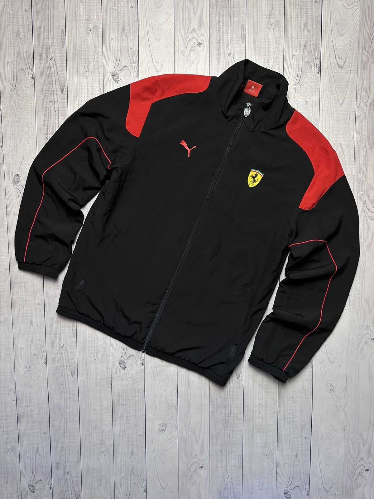 Ferrari puma racing track jacket logo size S