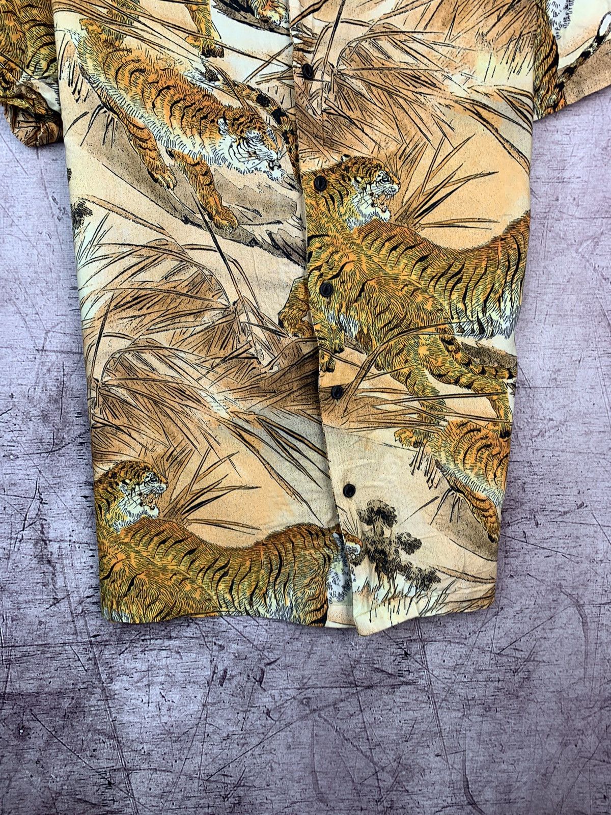 Japanese Brand Vintage Japanese Dragon Tiger Shirt Size US S / EU 44-46 / 1 - 6 Thumbnail