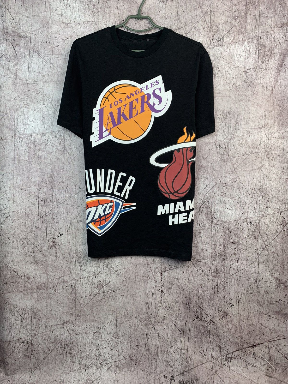 NBA × Vintage Vintage NBA Teams Lakers Miami Heat Thunder T Shirt Size US L / EU 52-54 / 3 - 1 Thumbnail