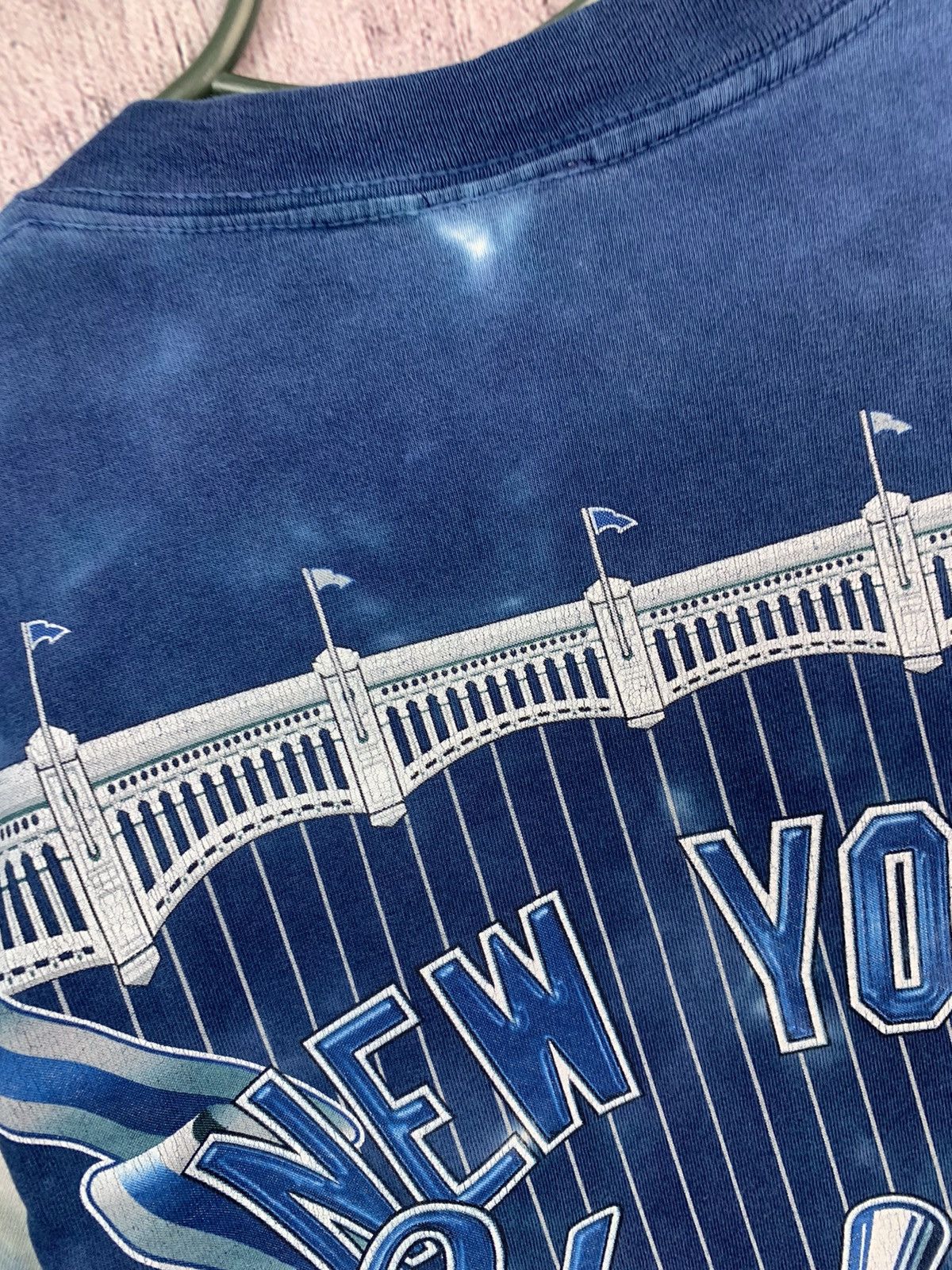 New York Yankees Y2K New York Yankees All Over Print Tie Dye T-Shirt Size US XL / EU 56 / 4 - 5 Thumbnail