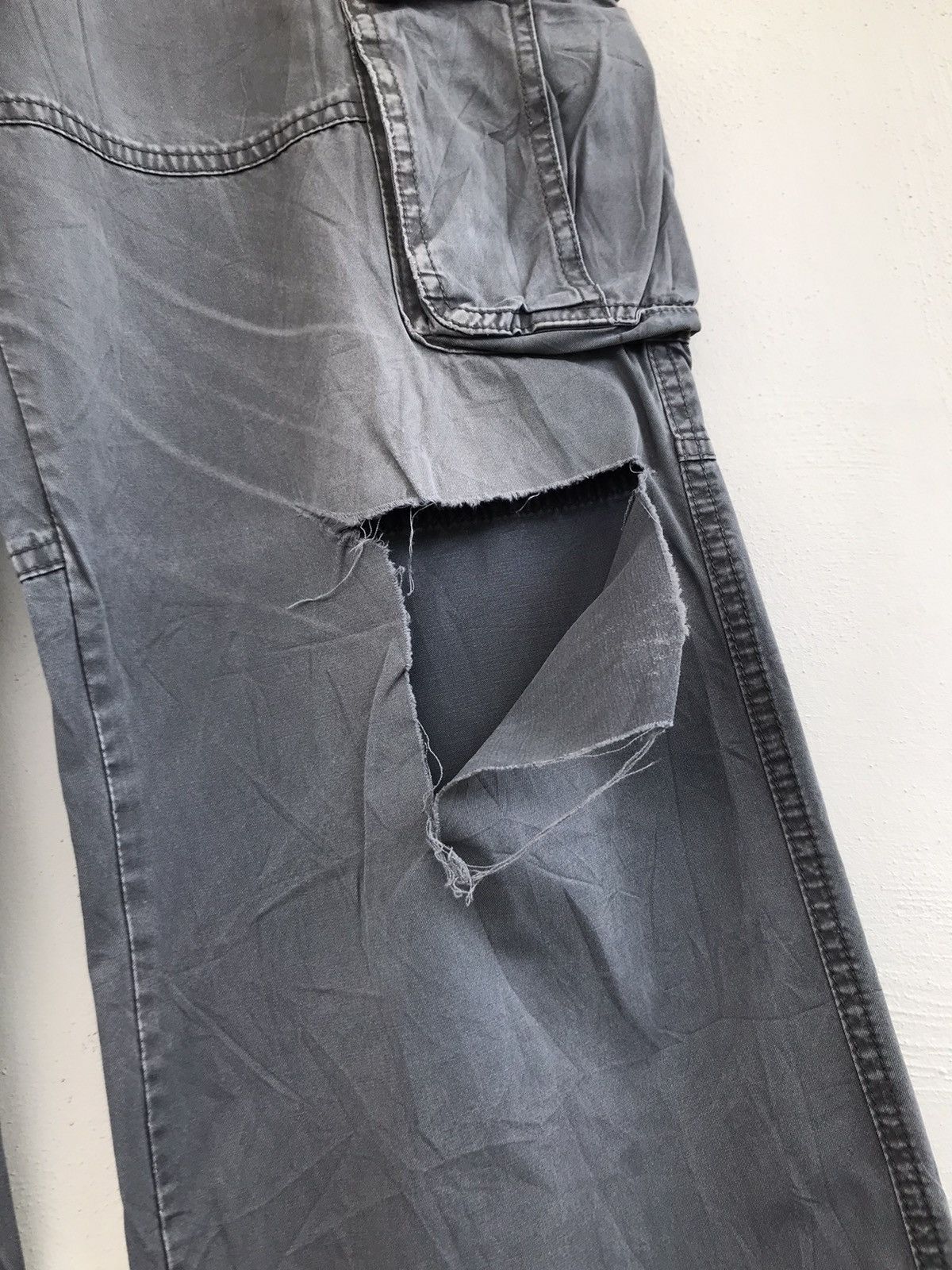 Japanese Brand Yishion distressed cargo multipocket utility Size US 33 - 9 Thumbnail
