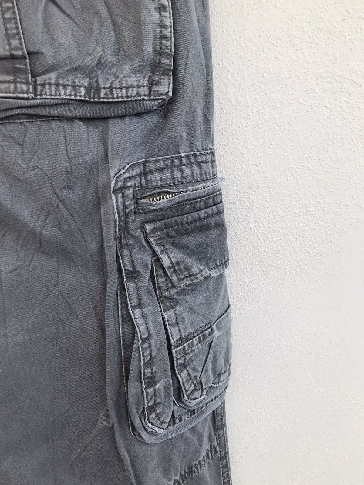 Japanese Brand Yishion distressed cargo multipocket utility Size US 33 - 16 Thumbnail