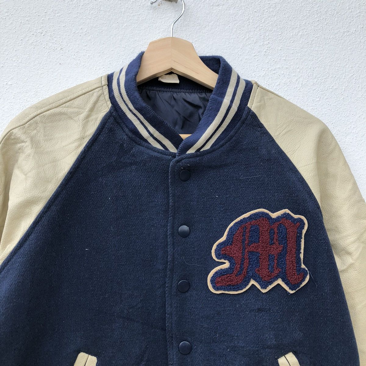 Japanese Brand VARSITY JACKET LEATHER SLEEVE BIG LOGO Size US M / EU 48-50 / 2 - 4 Thumbnail