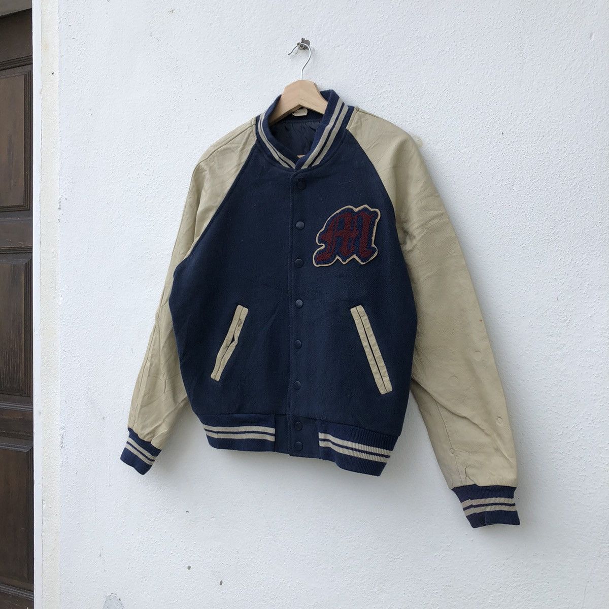 Japanese Brand VARSITY JACKET LEATHER SLEEVE BIG LOGO Size US M / EU 48-50 / 2 - 2 Thumbnail