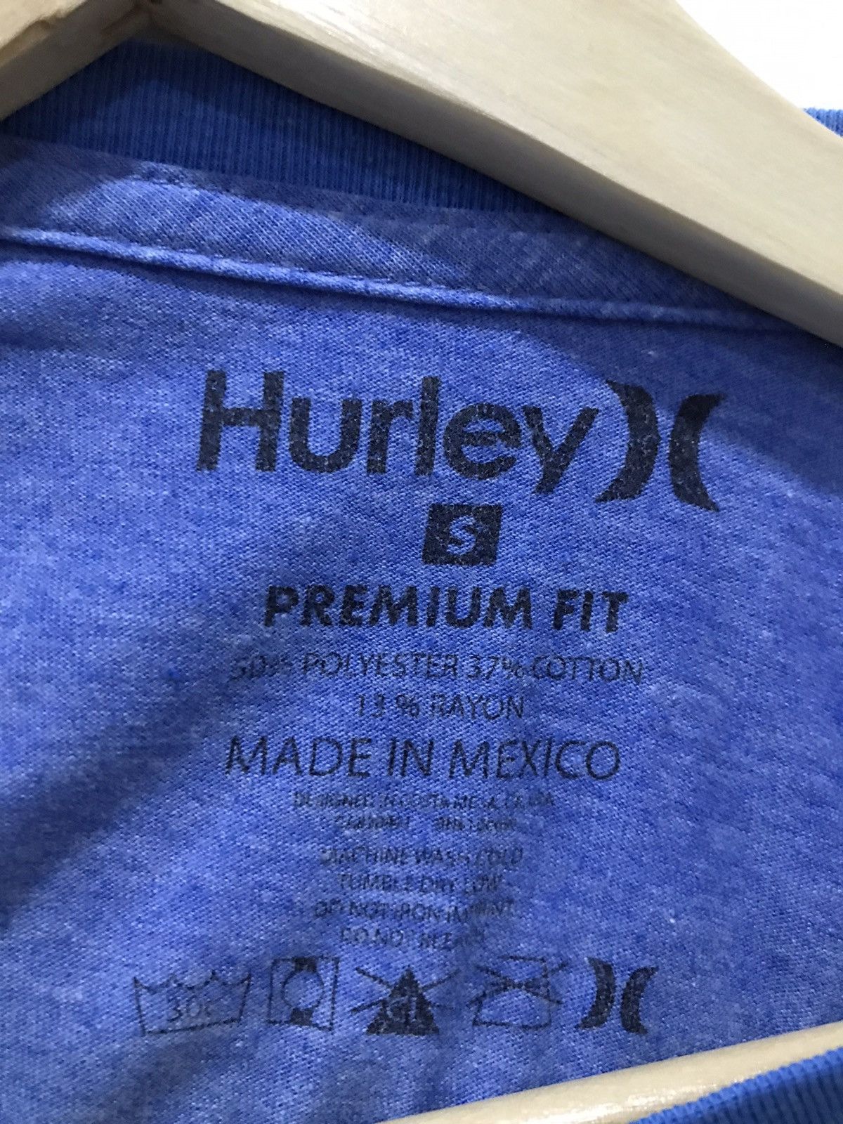 Hurley Hurley plain V neck stretchable Tees Size US S / EU 44-46 / 1 - 6 Thumbnail