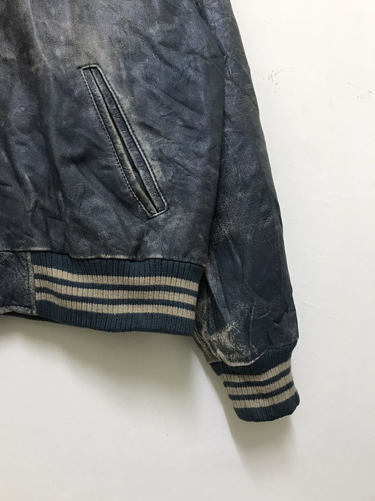 Vintage Vintage Distressed Leather Sports Causal Leather Jacket Size US L / EU 52-54 / 3 - 12 Thumbnail