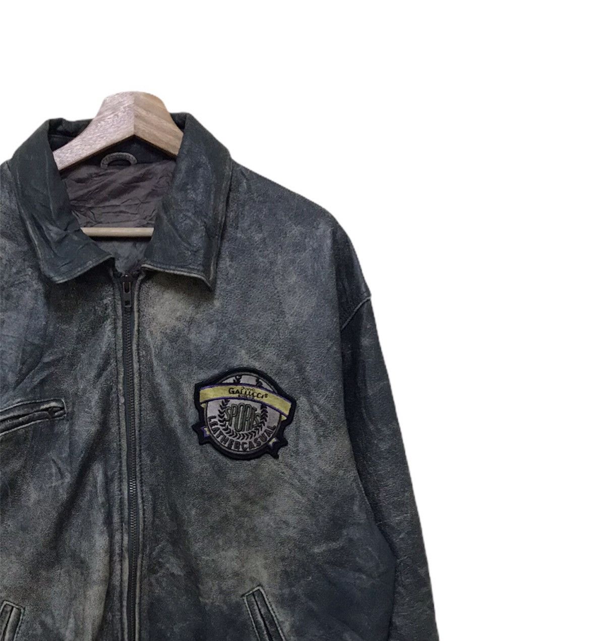 Vintage Vintage Distressed Leather Sports Causal Leather Jacket Size US L / EU 52-54 / 3 - 4 Thumbnail