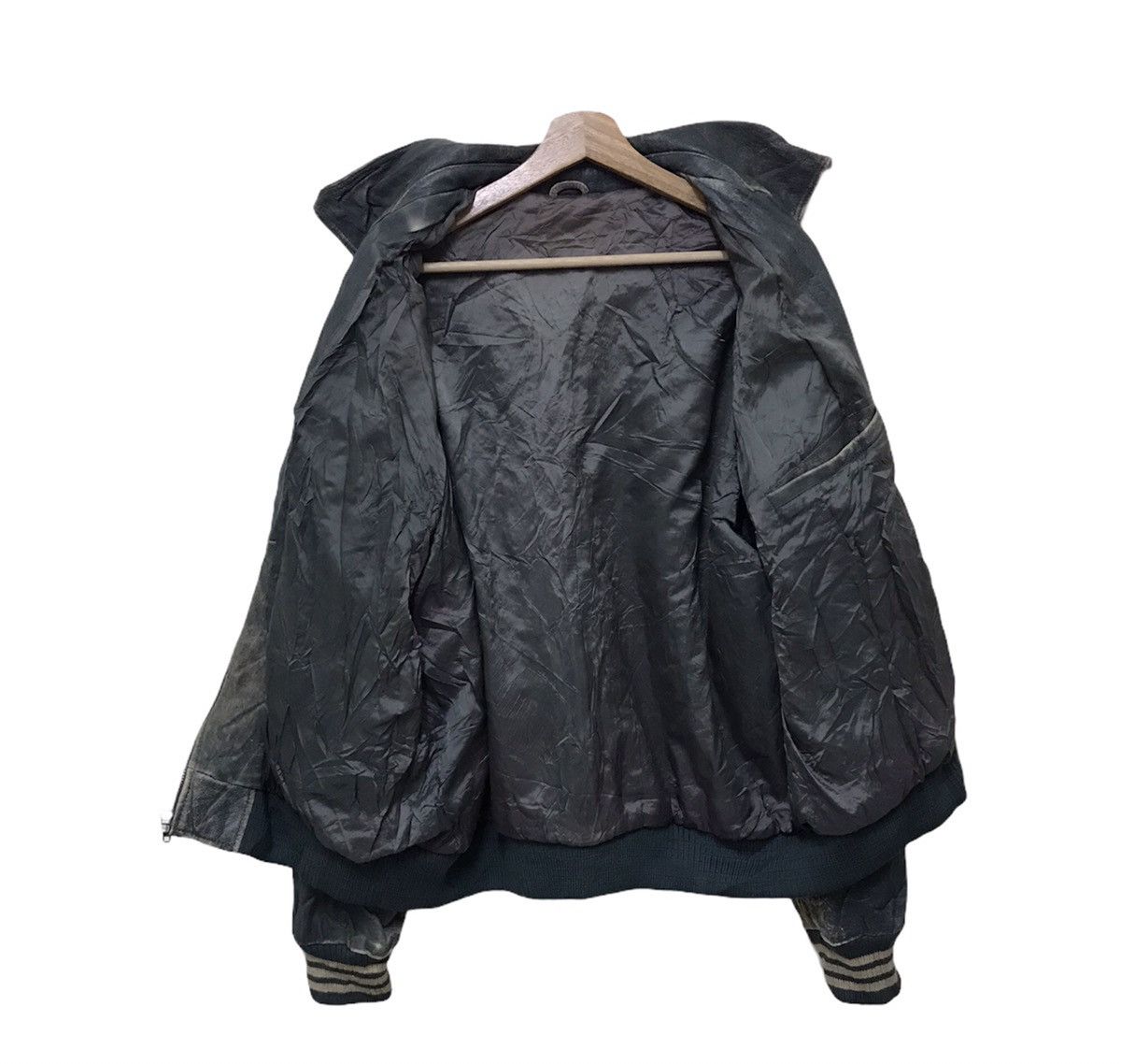 Vintage Vintage Distressed Leather Sports Causal Leather Jacket Size US L / EU 52-54 / 3 - 5 Thumbnail