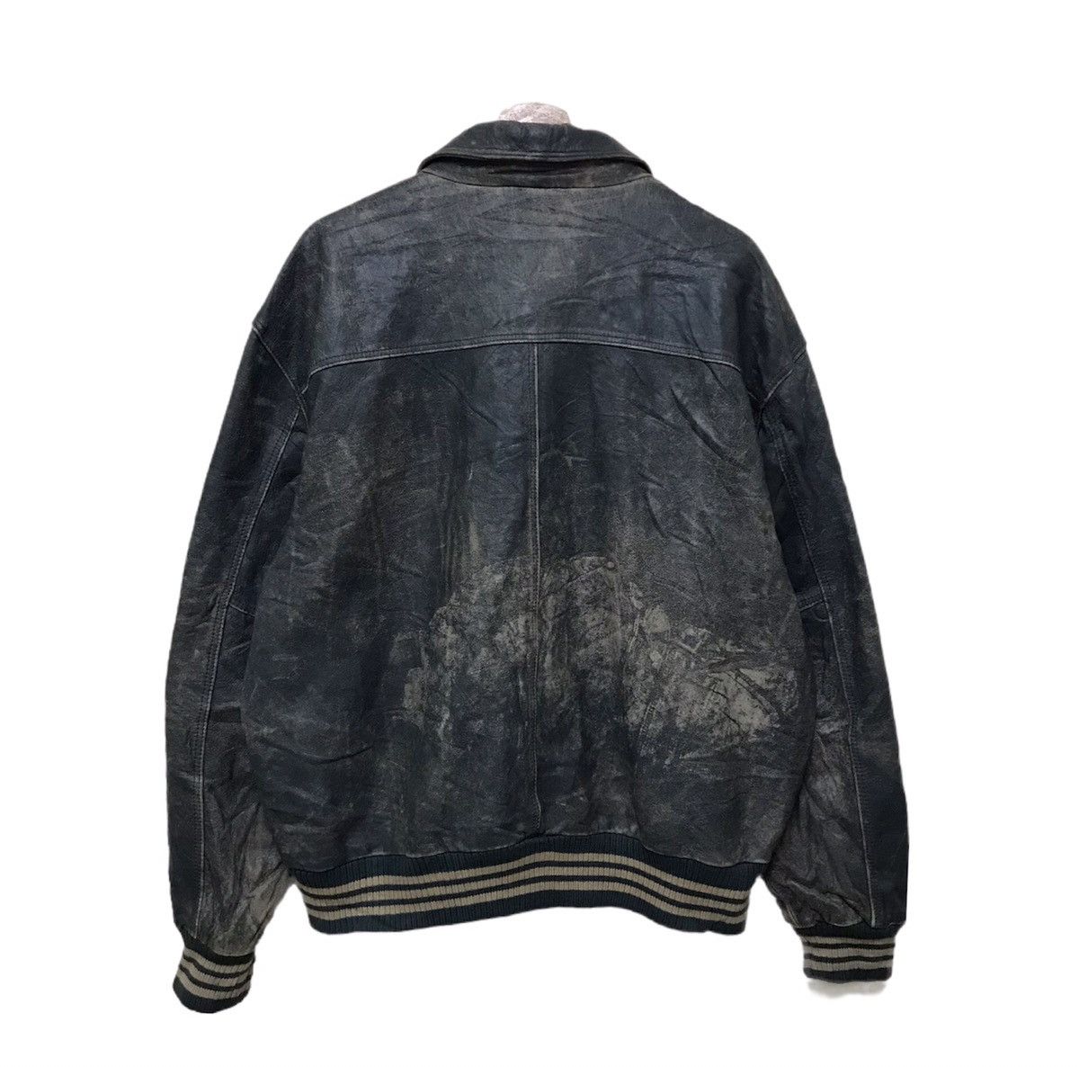 Vintage Vintage Distressed Leather Sports Causal Leather Jacket Size US L / EU 52-54 / 3 - 7 Thumbnail