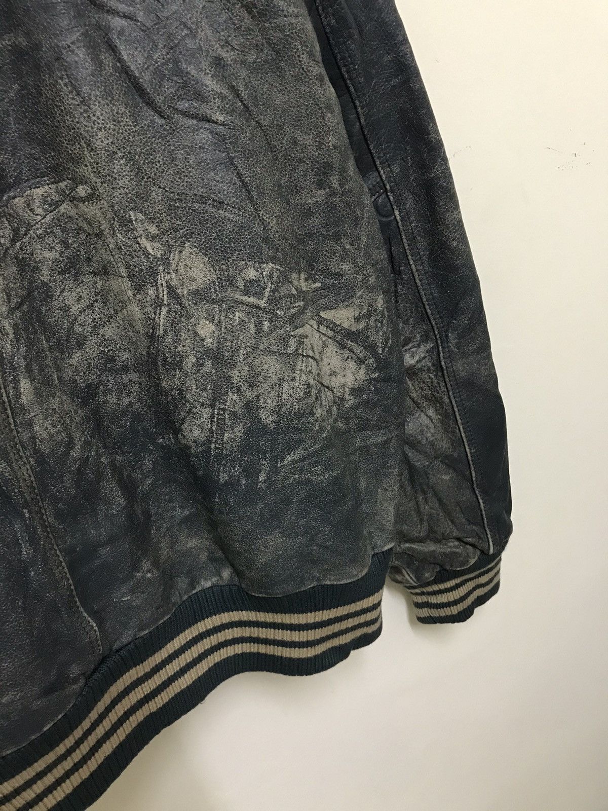 Vintage Vintage Distressed Leather Sports Causal Leather Jacket Size US L / EU 52-54 / 3 - 20 Thumbnail