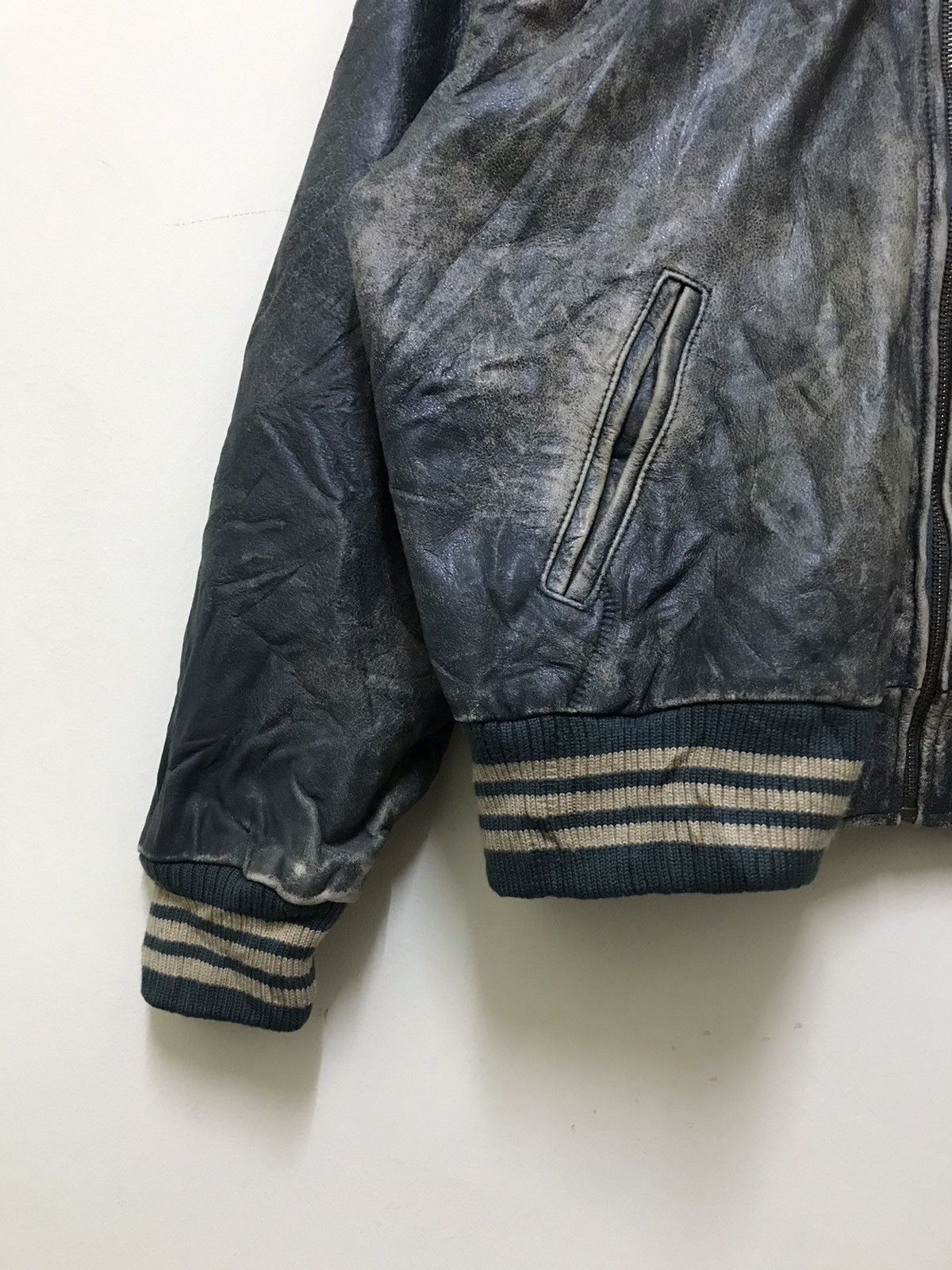 Vintage Vintage Distressed Leather Sports Causal Leather Jacket Size US L / EU 52-54 / 3 - 13 Thumbnail