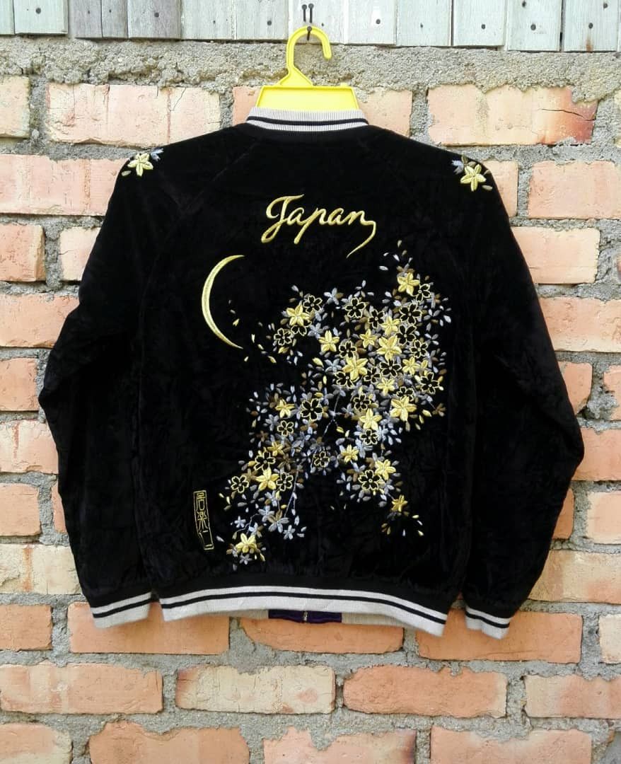 image of Iolani x Sukajan Souvenir Jacket Vintage Sukajan Reversible Velvet Medium Size in Black, Men's