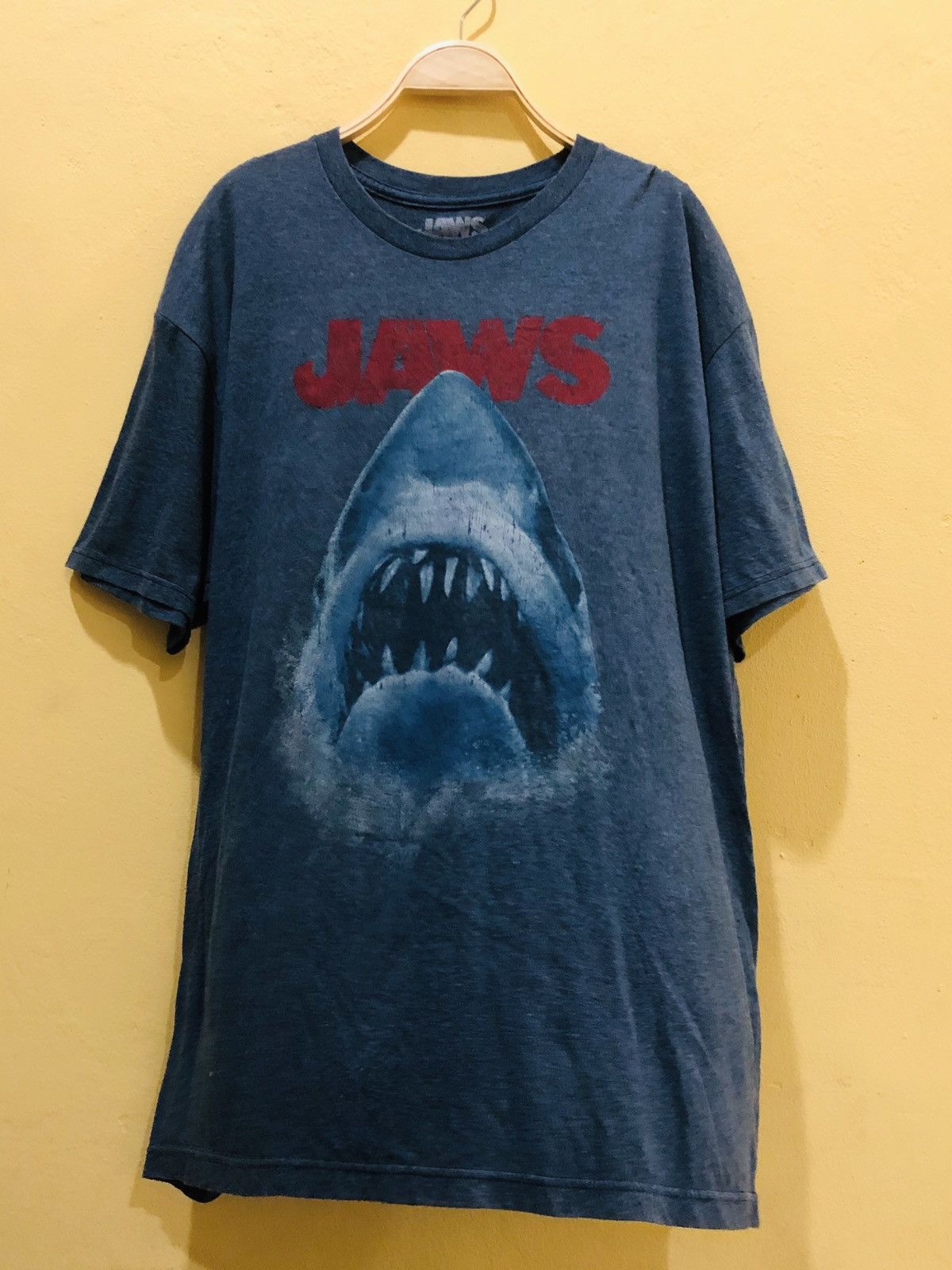 Anime × Universal Studios Movie tee JAWS Size XL Size US XL / EU 56 / 4 - 1 Thumbnail