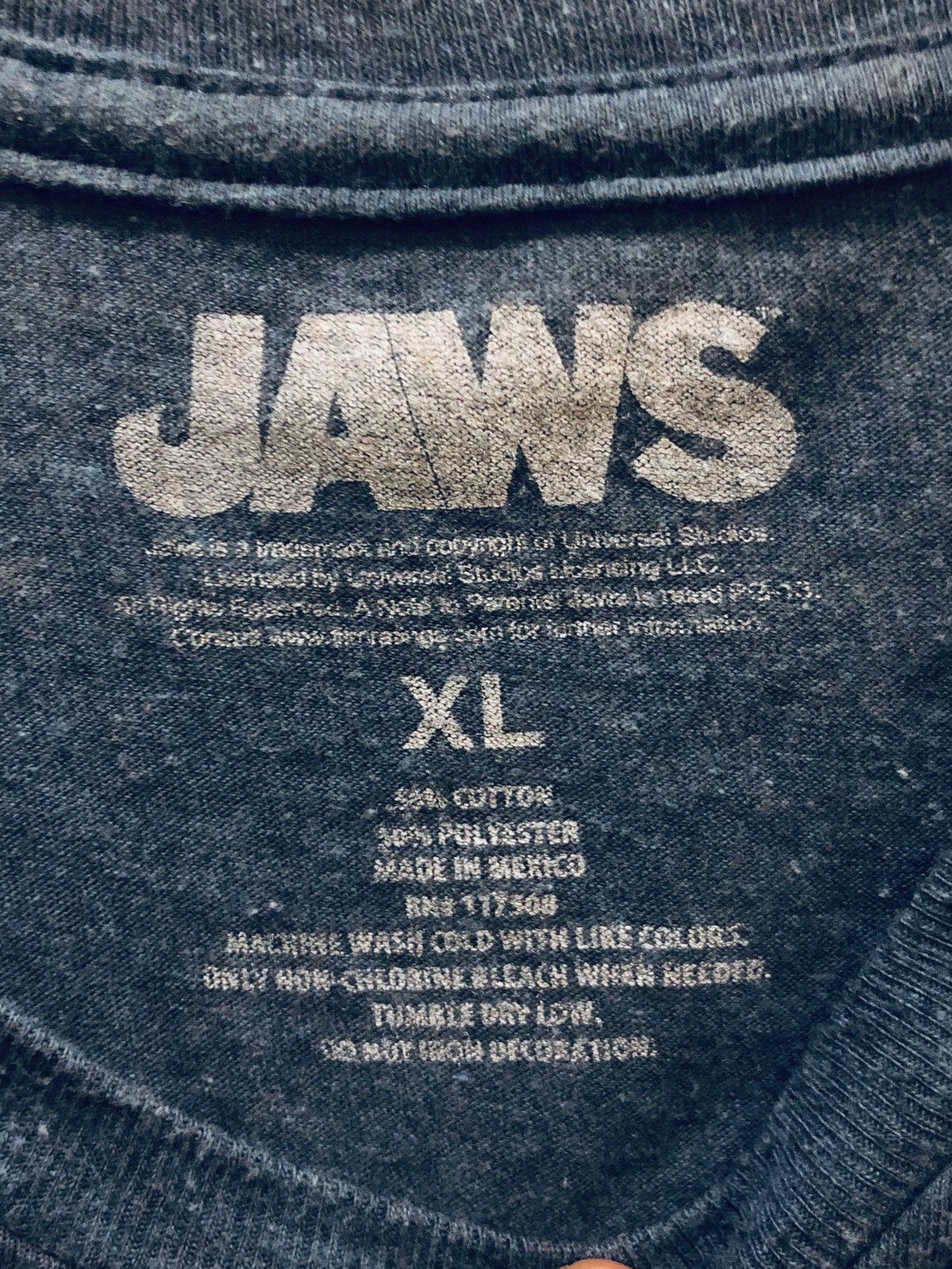 Anime × Universal Studios Movie tee JAWS Size XL Size US XL / EU 56 / 4 - 3 Thumbnail