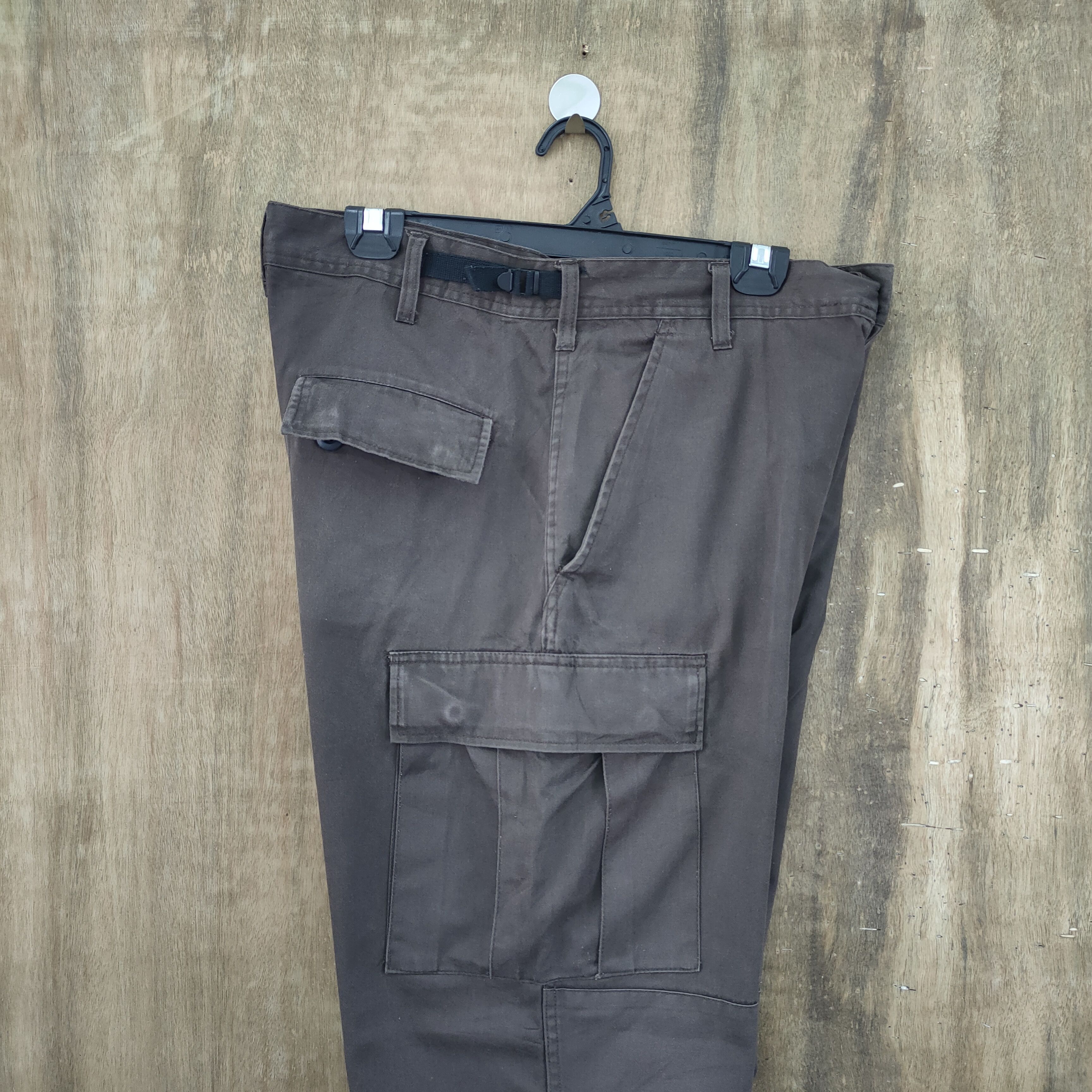 Vintage VINTAGE MILITARY BROWN CARGO PANTS/ TACTICAL PANTS Size US 34 / EU 50 - 12 Thumbnail