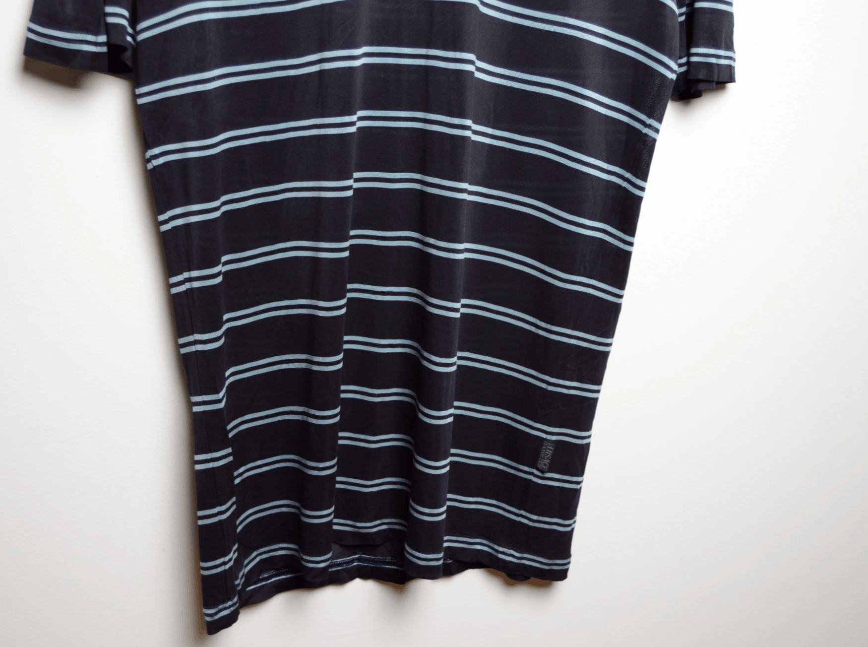 Versace versace y2k mesh v neck tee-shirt Size US XL / EU 56 / 4 - 4 Thumbnail