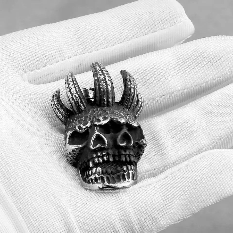 Jewelry × Vintage Crown Skull Necklace Size ONE SIZE - 2 Thumbnail
