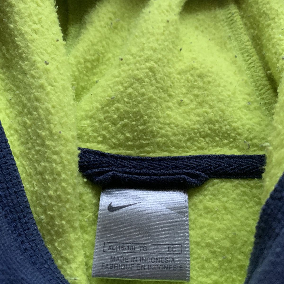 Nike Vintage 2000s Nike Embroidered Swoosh Pullover Hoodie Rare Size US L / EU 52-54 / 3 - 3 Thumbnail
