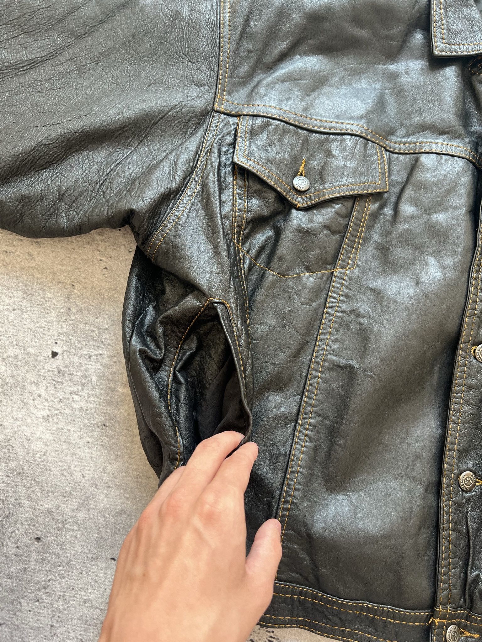 Diesel × Vintage Vintage Diesel Leather Black Bomber Jacket 90s Size US L / EU 52-54 / 3 - 10 Thumbnail