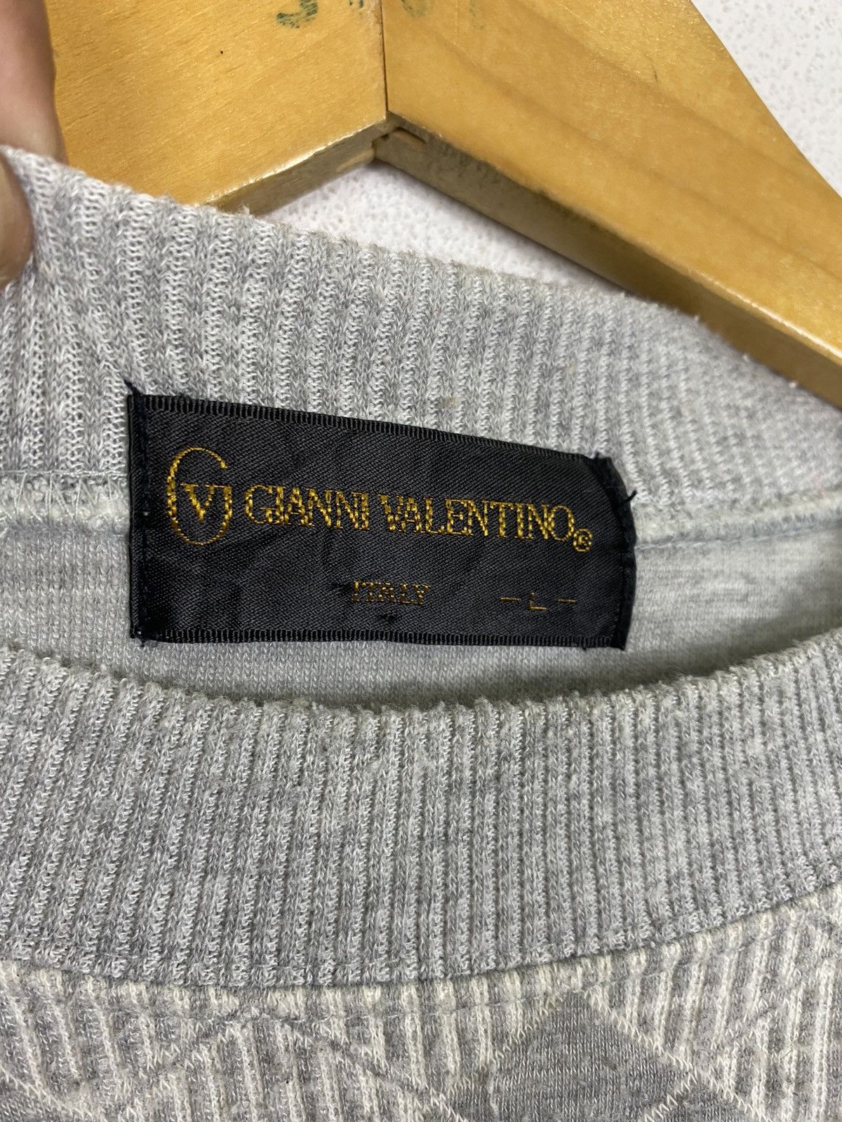 Gianni Valentino × Valentino × Vintage GK148 Vintage Gianni Valentino Embroiderey Logo Sweater Size US L / EU 52-54 / 3 - 7 Thumbnail