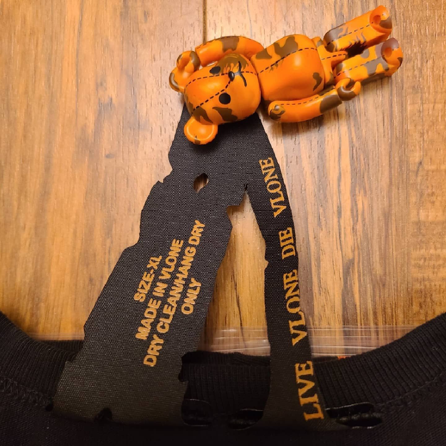 Vlone VLONE Power Friends Tee Size US XL / EU 56 / 4 - 3 Thumbnail