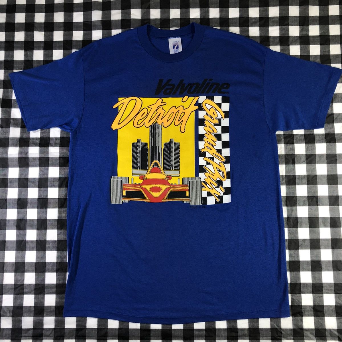Vintage Detroit 1990 Valvoline Grand Prix Racing F1 Vintage T Shirt Size US XL / EU 56 / 4 - 1 Thumbnail