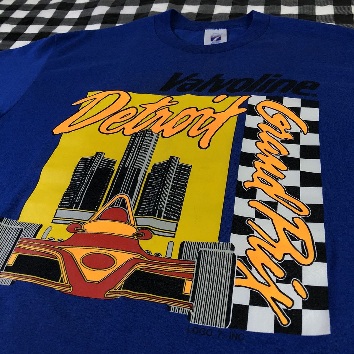 Vintage Detroit 1990 Valvoline Grand Prix Racing F1 Vintage T Shirt Size US XL / EU 56 / 4 - 3 Thumbnail