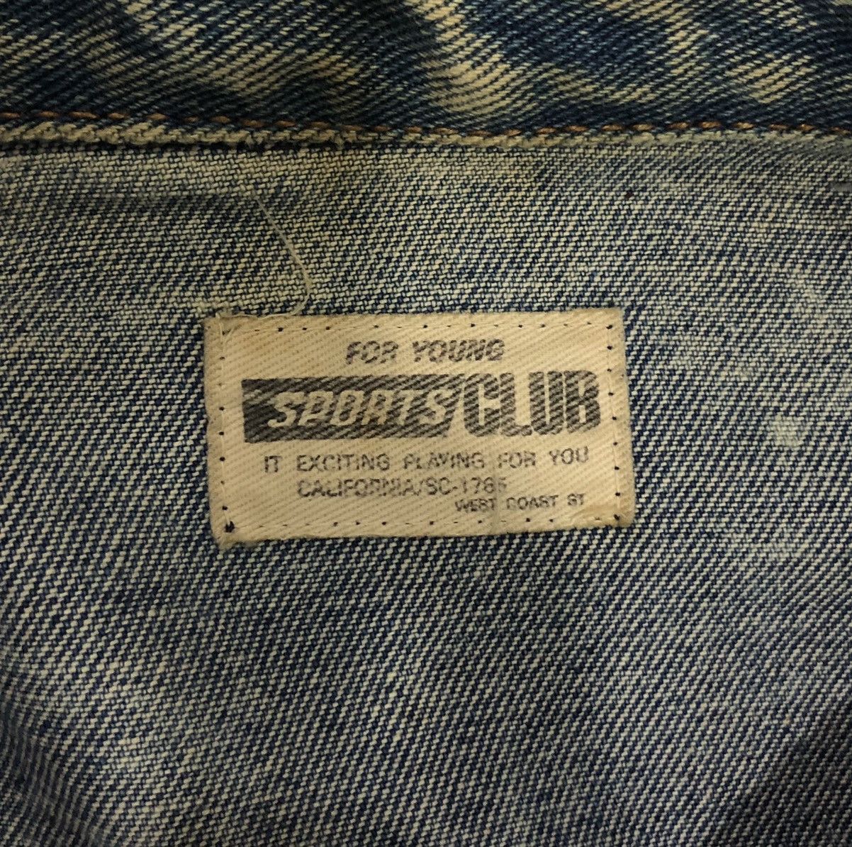 Designer for young sports club Size US L / EU 52-54 / 3 - 9 Thumbnail