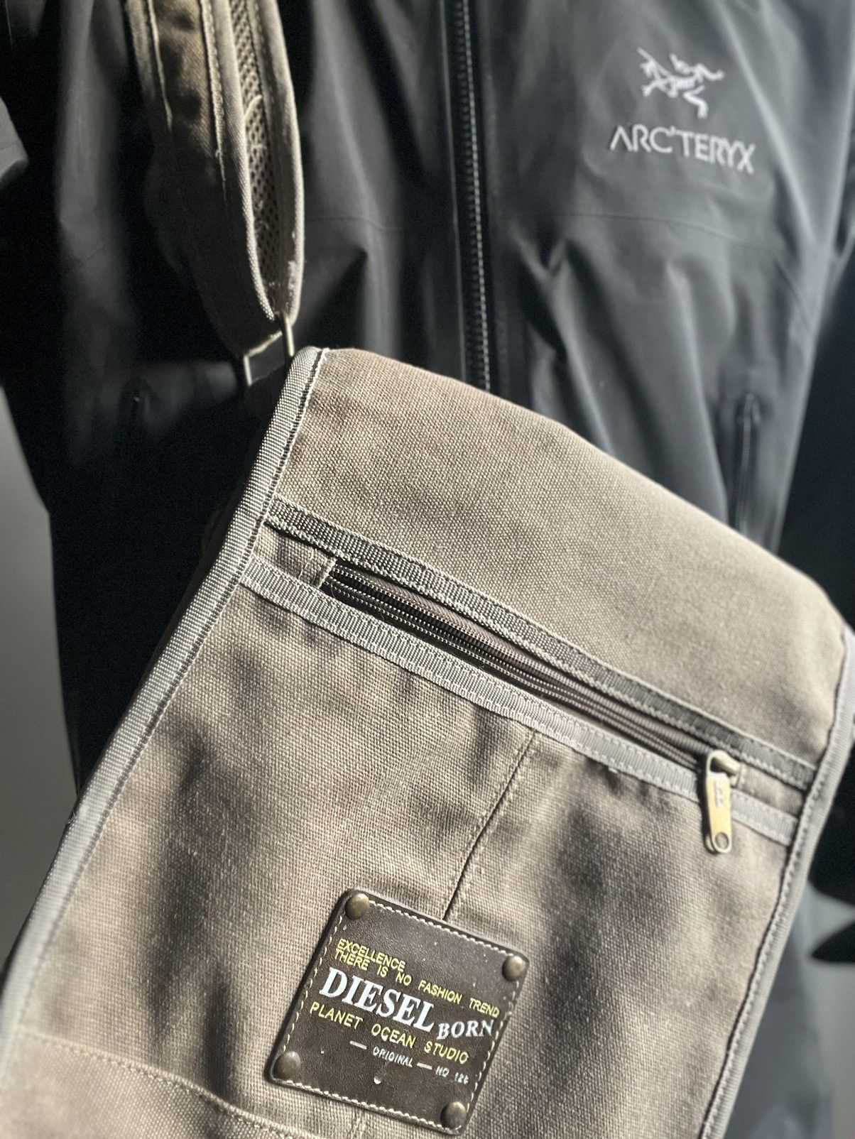 バッグ DIESEL messenger bag DIESEL ディーゼル ショルダーバッグ メッセンジャーバッグ F