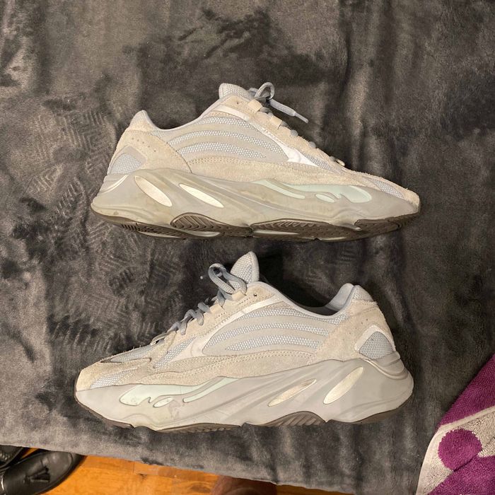 Grailed hot sale yeezy 700