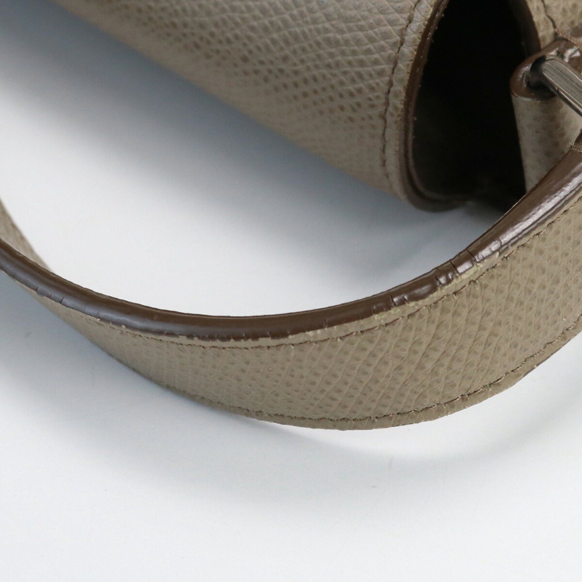 Céline Trotteur shoulder
